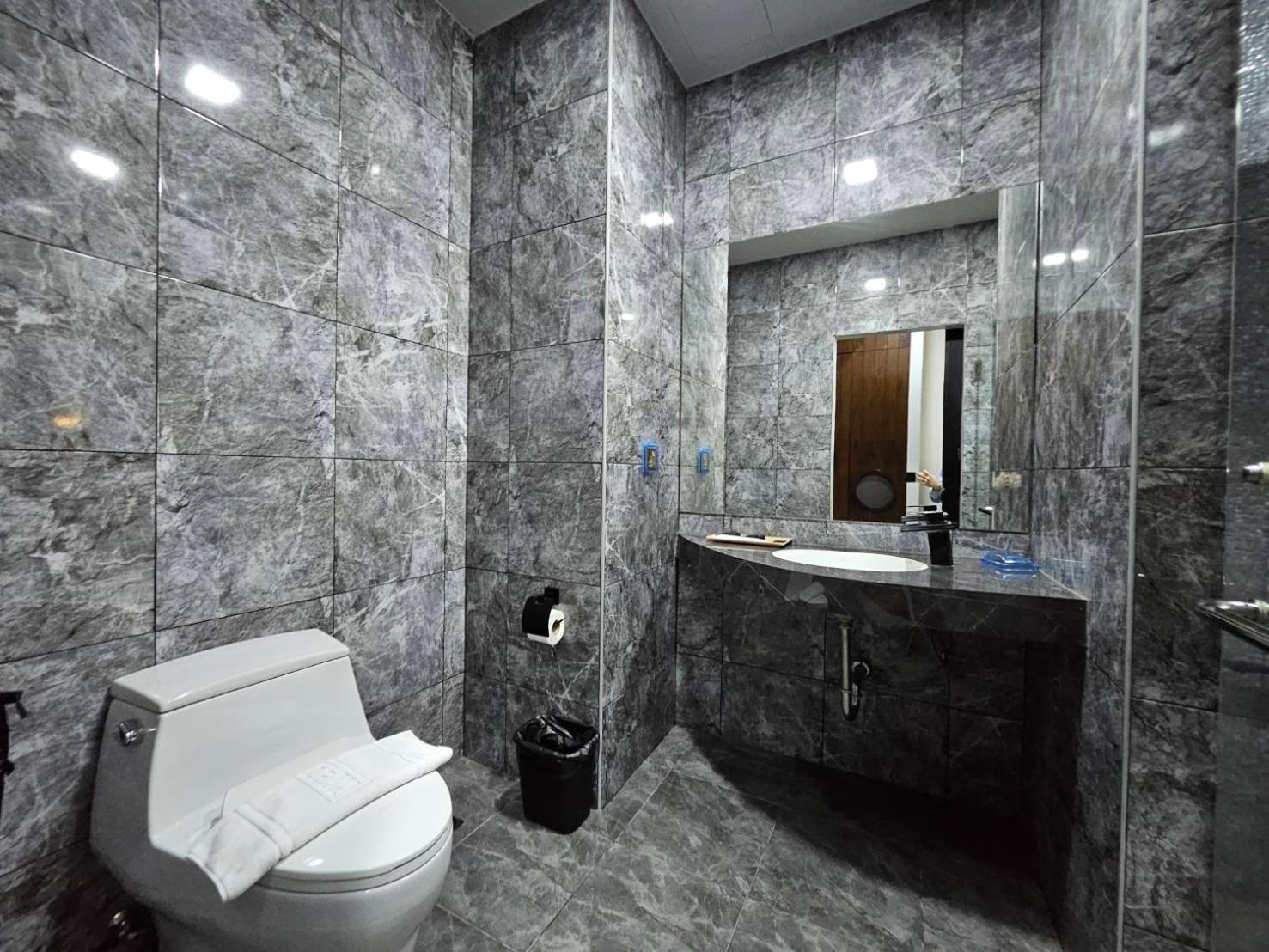 Little Loft Hotel Phuket Exterior photo