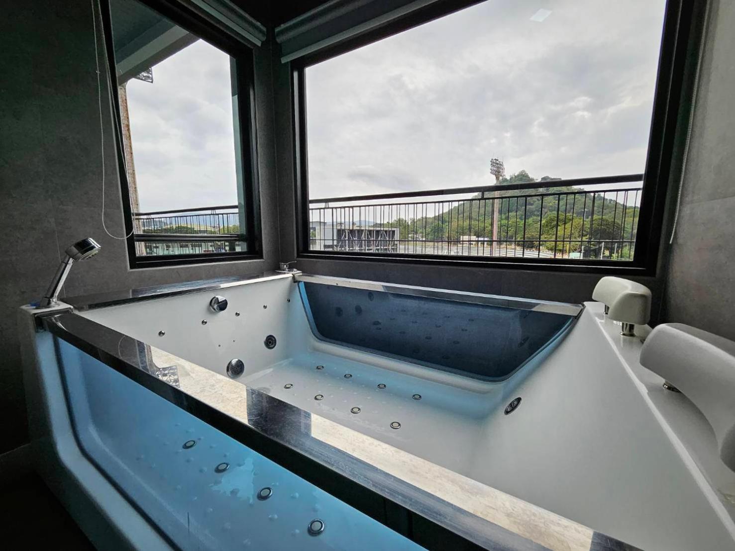 Little Loft Hotel Phuket Exterior photo